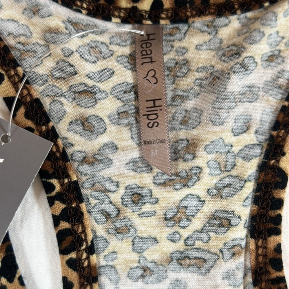 Heart & Hips M Animal Print Tank - Picture 10 of 12